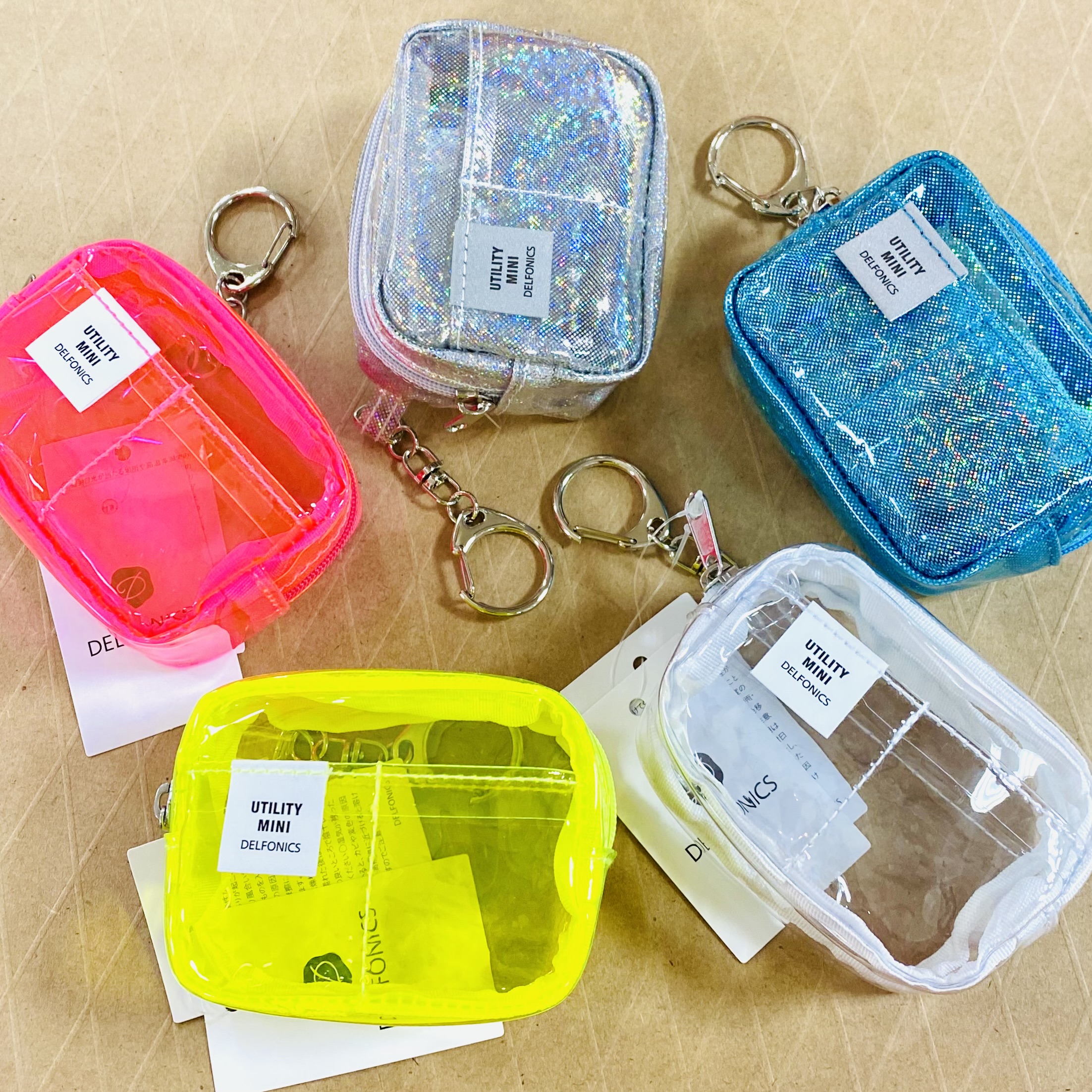 人気ポーチが小さくなってキーホルダーに♪