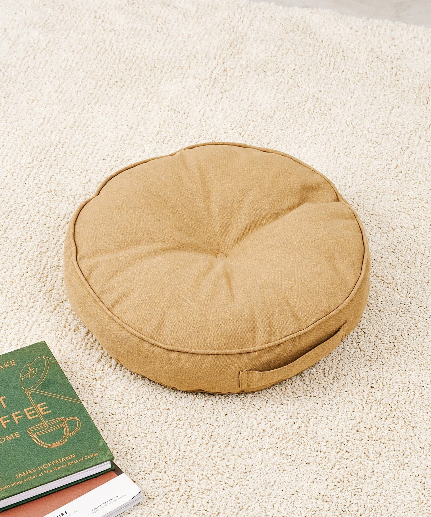 ラウンドクッション ¥1,100(税込)