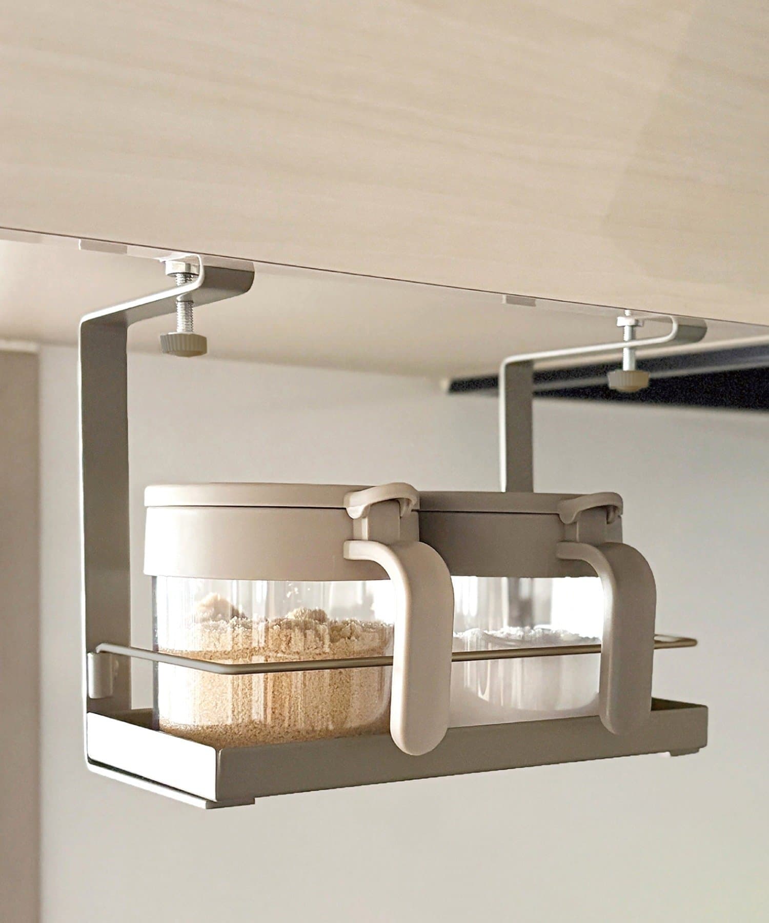 吊り戸棚下調味料ラック ￥660(税込)