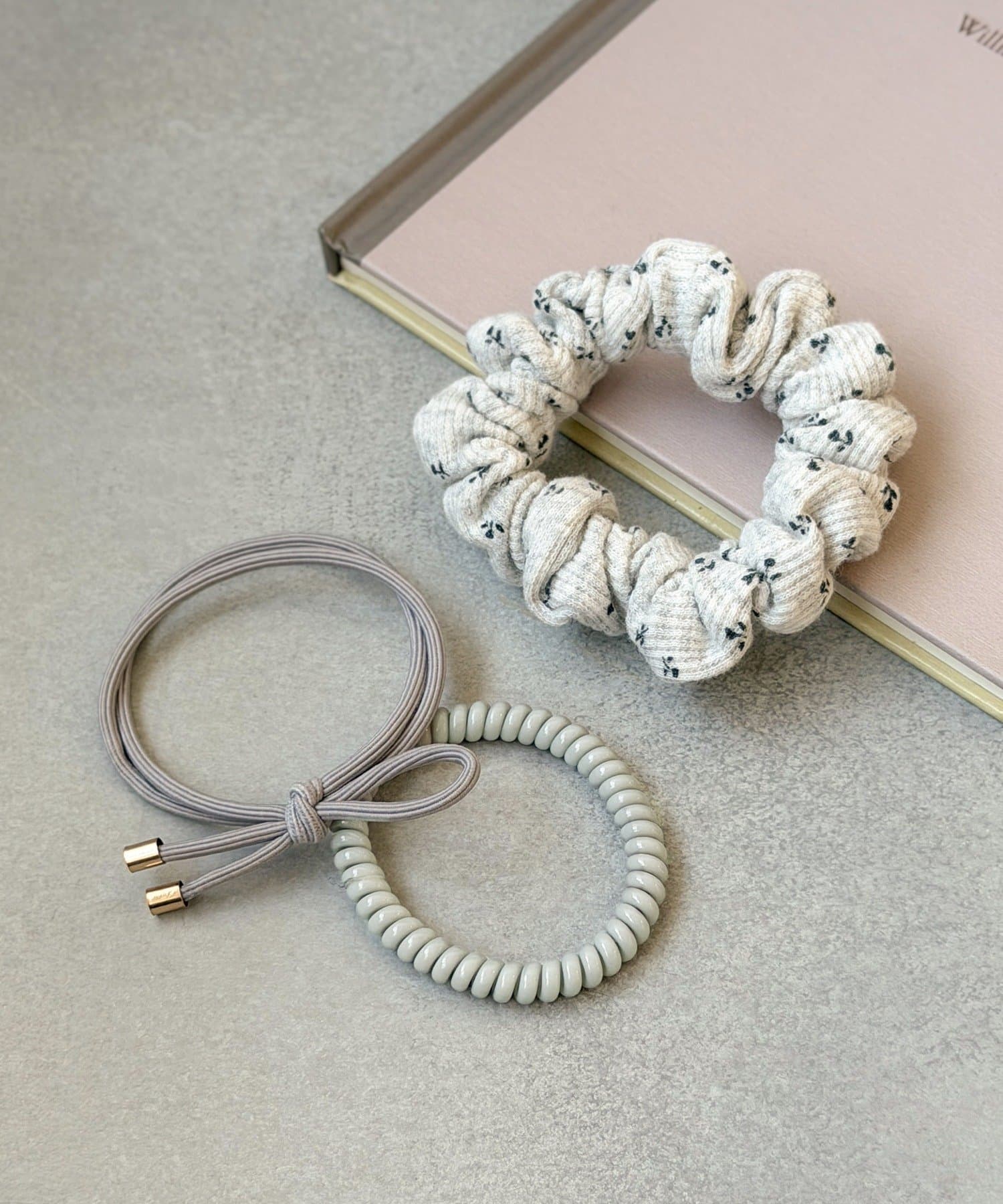 小花柄ポニー3個セット ￥330(税込)