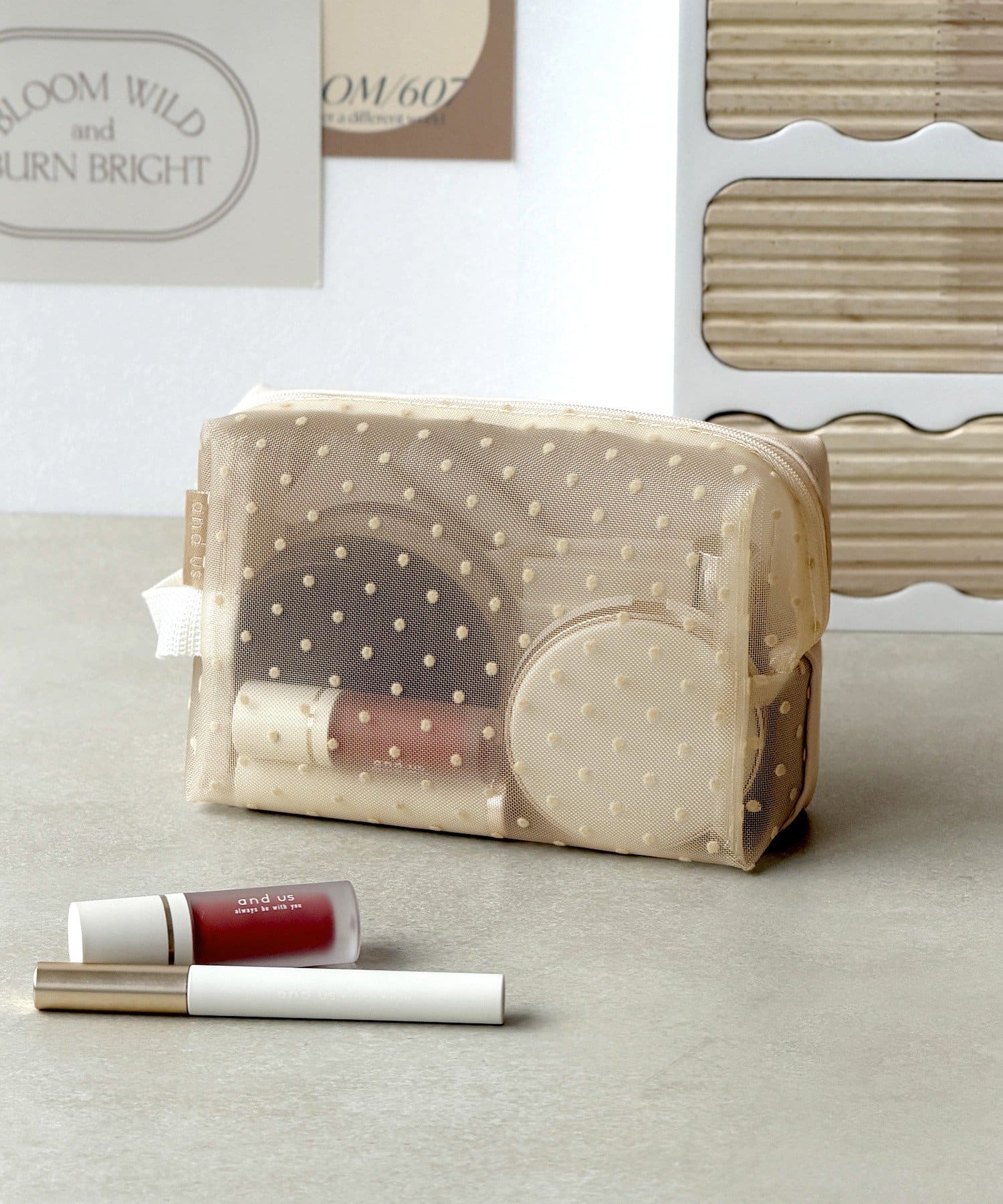 ドットメッシュ横長スクエアポーチ ￥550(税込)