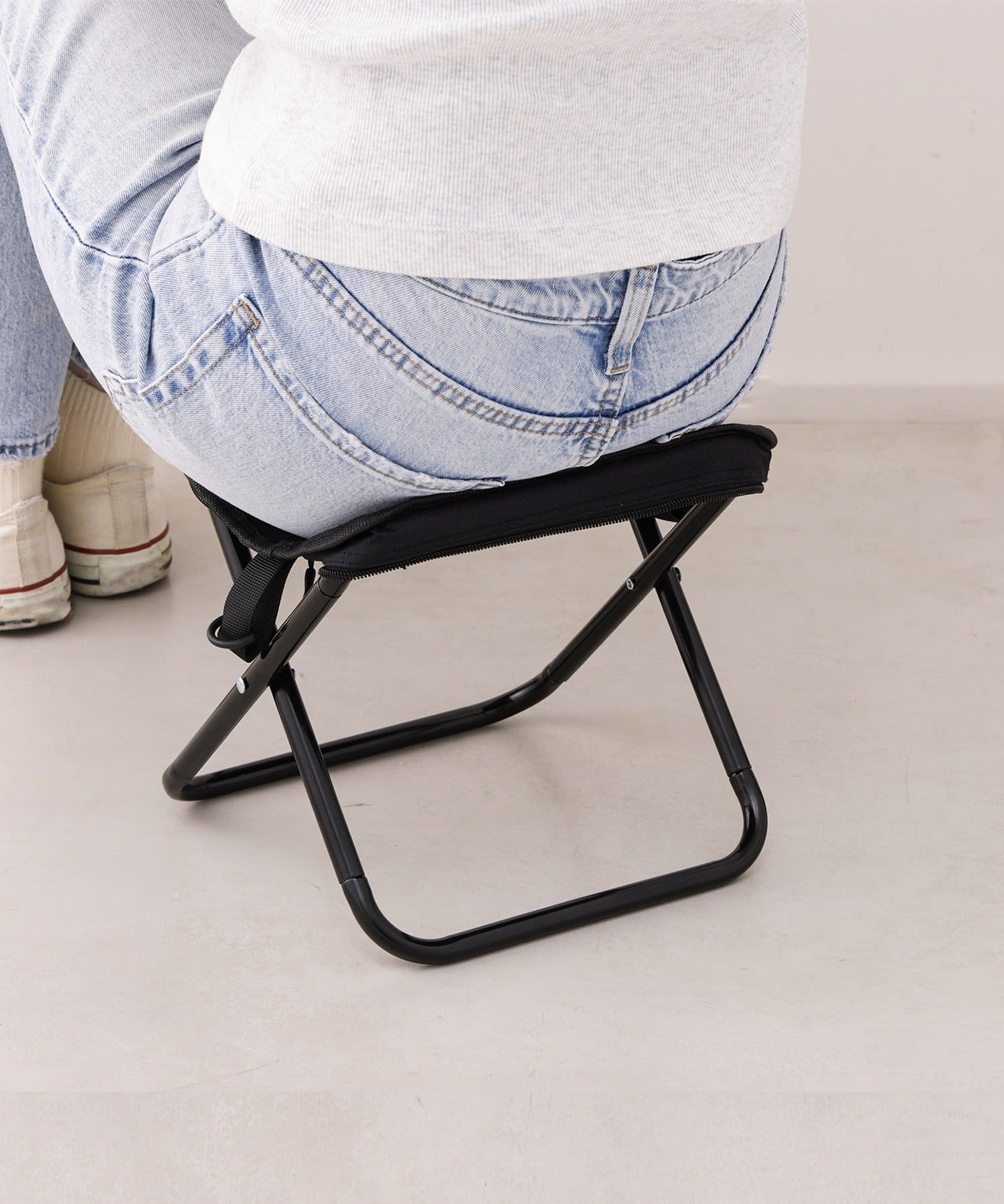 折りたたみチェア ￥880(税込)