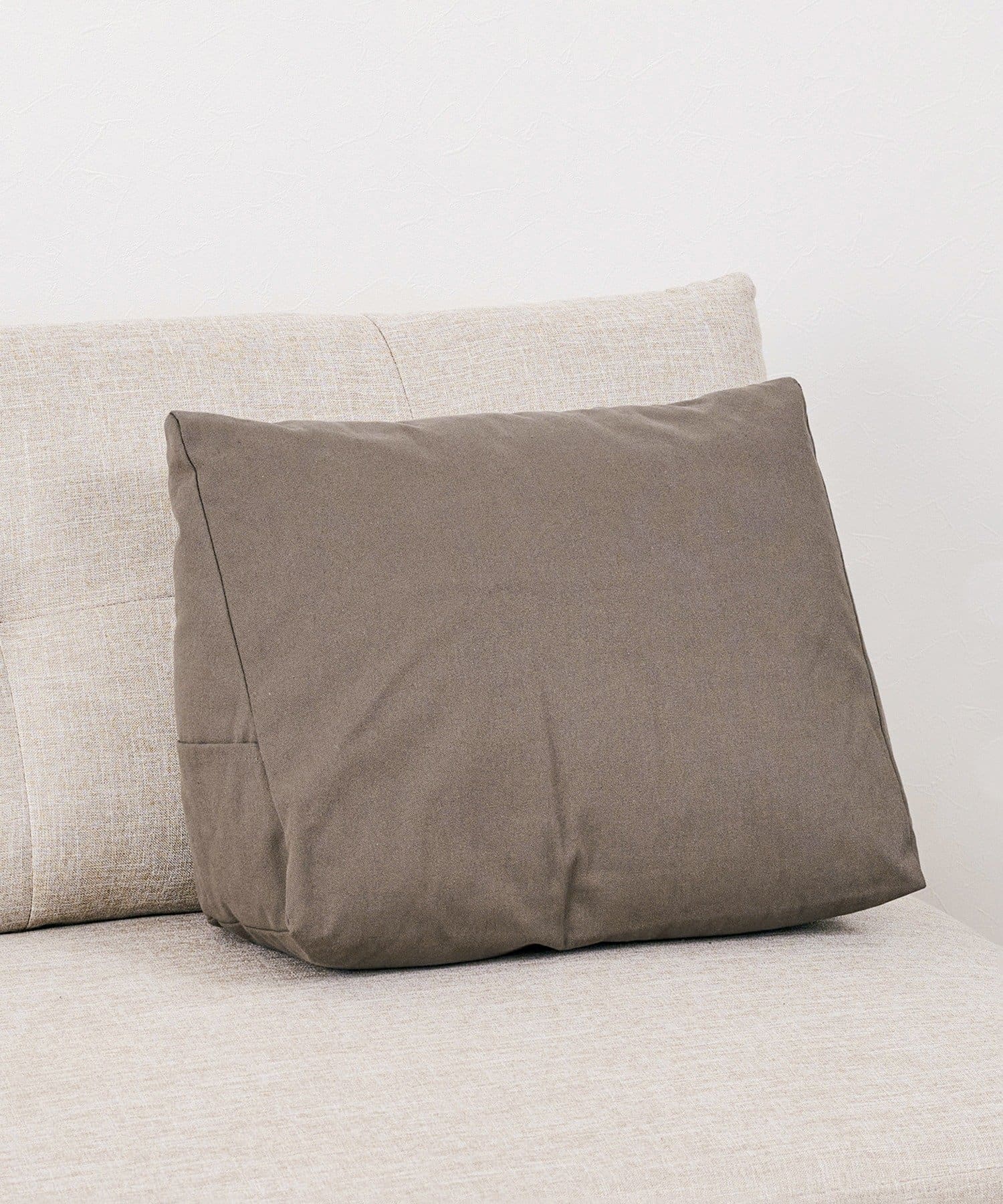 三角クッション ¥1,100(税込)