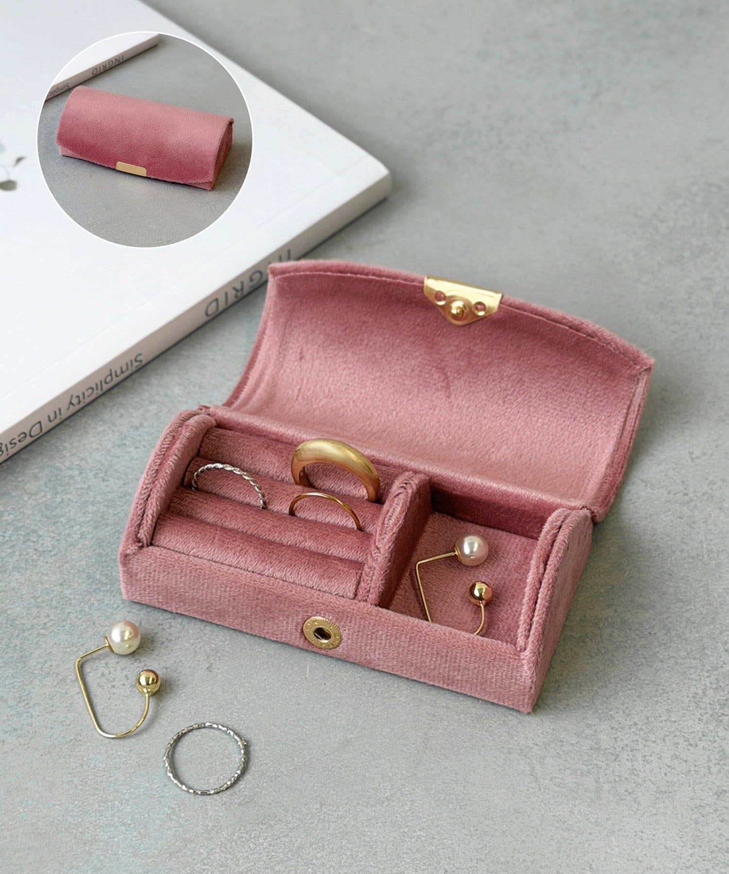 ベロアアクセサリーケース ￥660(税込)