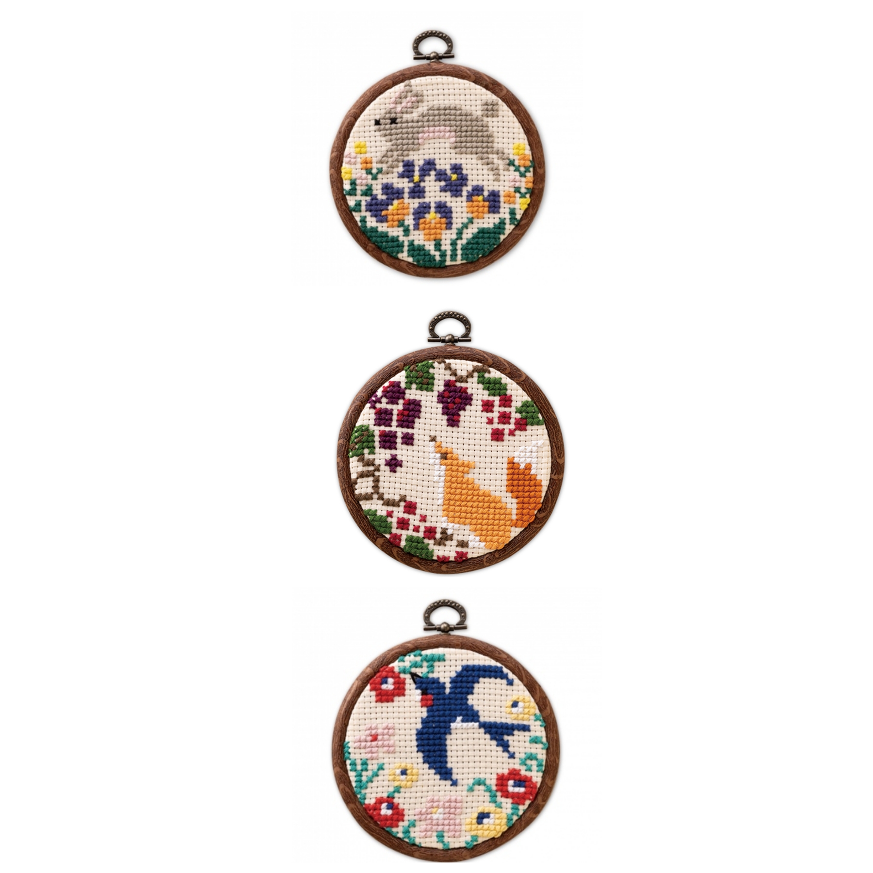 上:お花畑で跳ねるうさぎ 中:秋の実りを眺めるキツネ 下:飛び回るツバメ