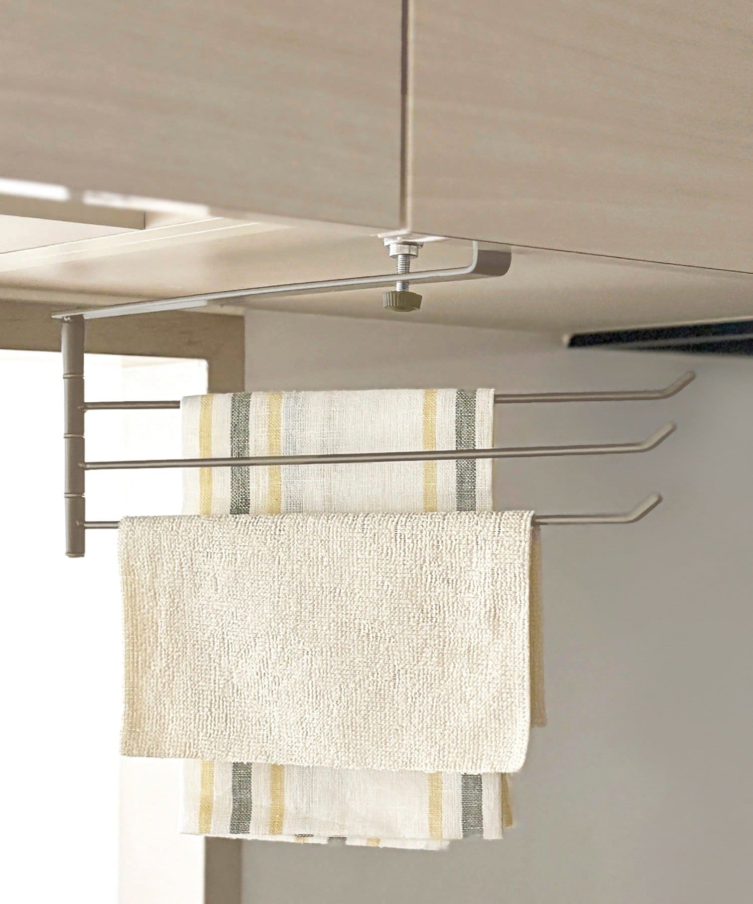 吊り戸棚下布巾かけ ￥550(税込)