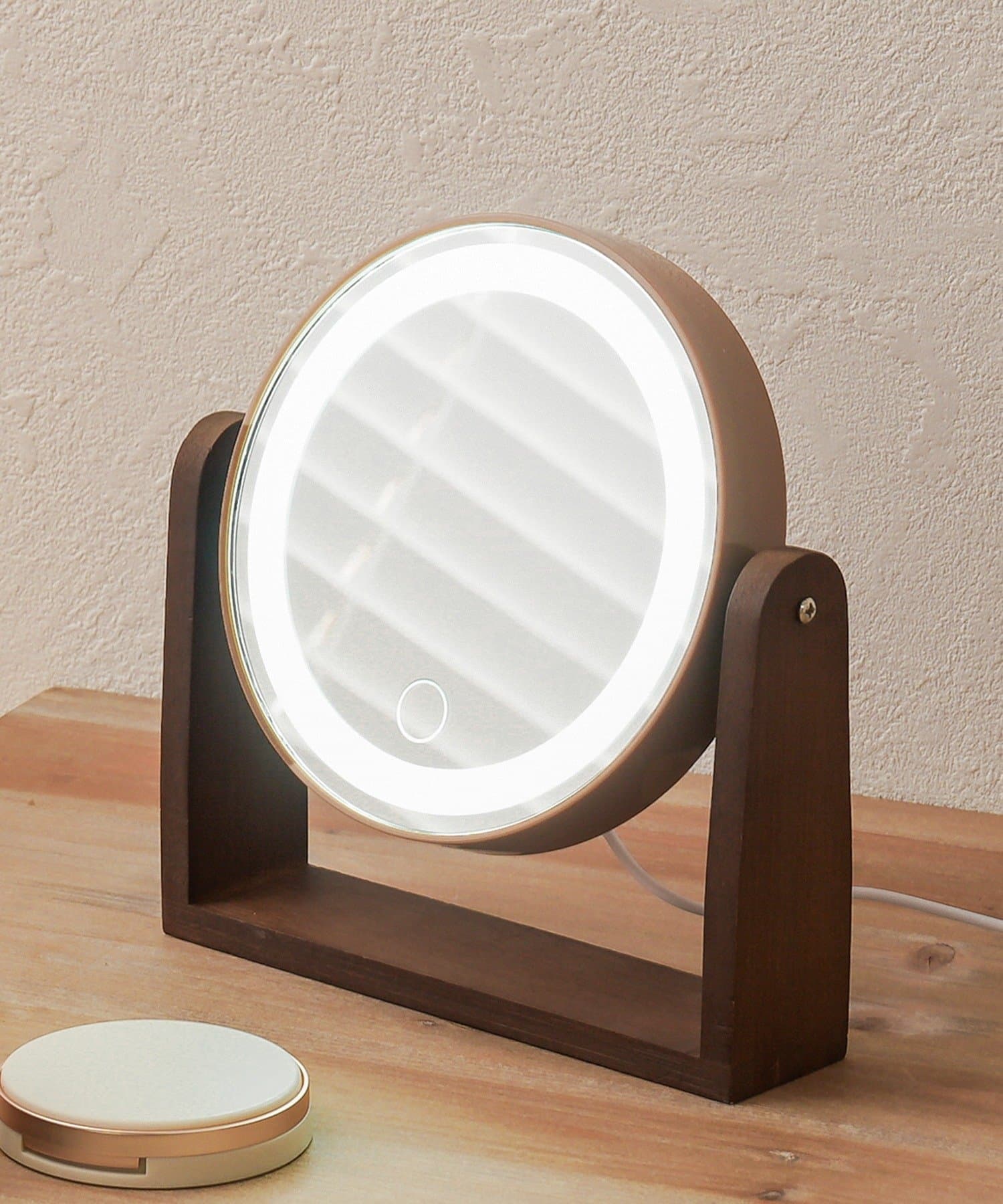 《電池式・USB給電》ウッド調LEDライト付きミラー ￥1,650(税込)